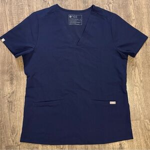 Figs Casma 3 pocket V-Neck Scrub Top